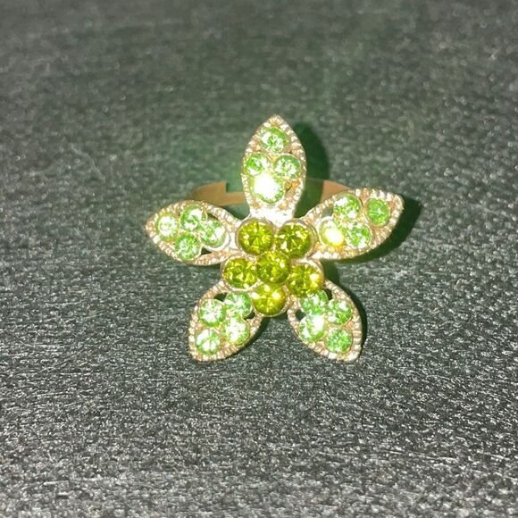 Green rhinestones ring - Picture 1 of 5